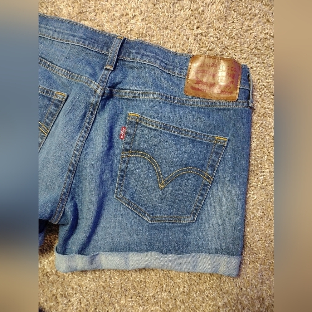 Levi Strauss Denim Roll Cuff Shorts NWOT - Picture 3 of 13